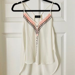 Embroidered Tank top 🌻